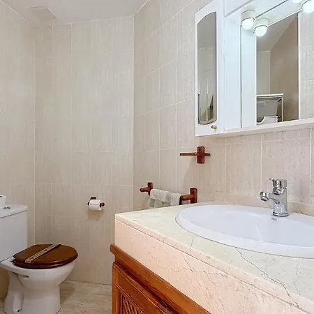 Apartment Spacious - South Costa,